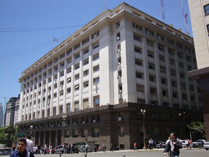 800px-Palacio_de_Hacienda_(Ministerio_de_Economía)