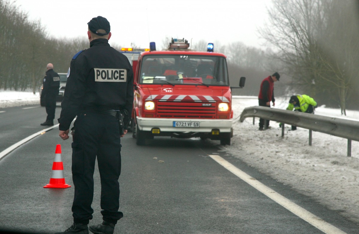 road_snow_france_accident_police_route_fireman_neige-330705