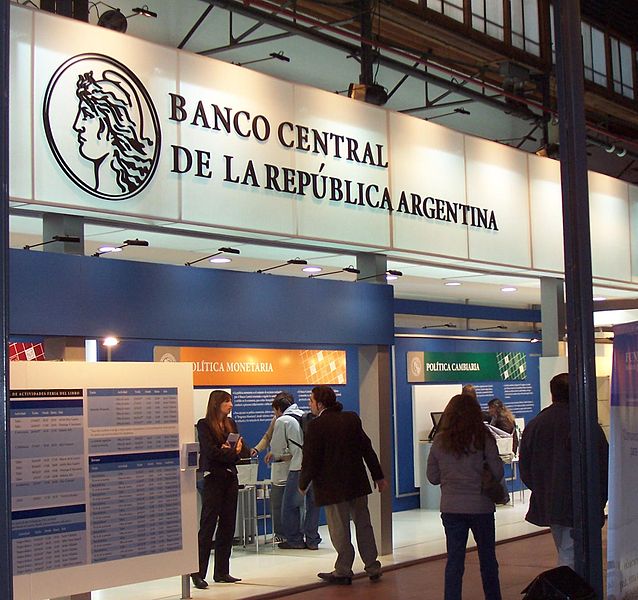 638px-Banco-central-arg-feria-libro