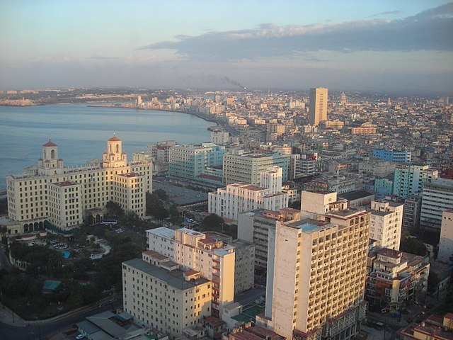 640px-Hotel_Nacional_y_Malecon_de_La_Habana