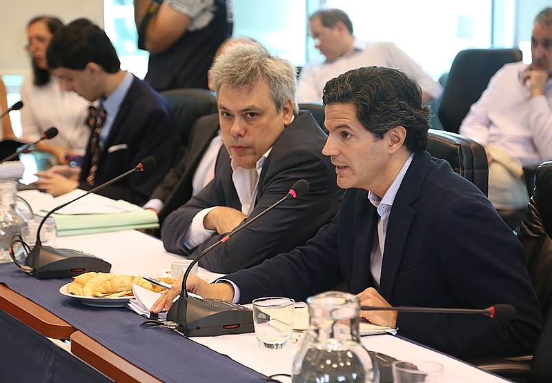 800px-Dictamen_de_Diputados_apoya_reforma_tributaria_y_fiscal_neoliberal