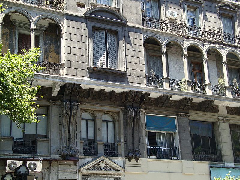 800px-Edificio_La_Inmobiliaria_(loggia)