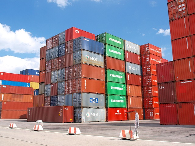 container-489933_640