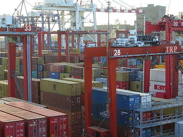 Contenedores_en_el_Puerto