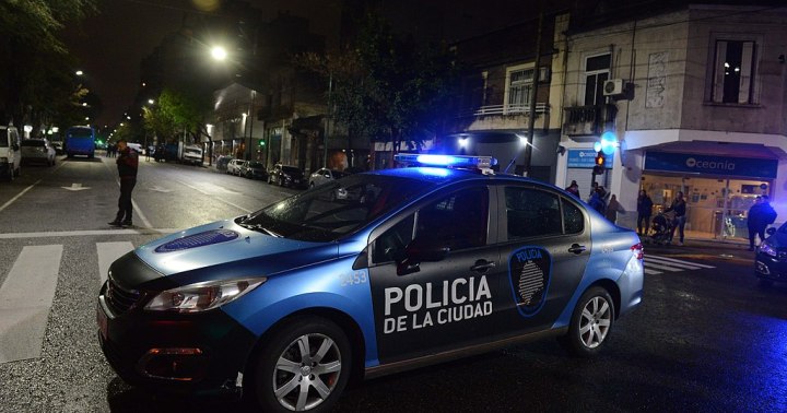 1024px-Patrullero_de_la_Policía_de_la_Ciudad