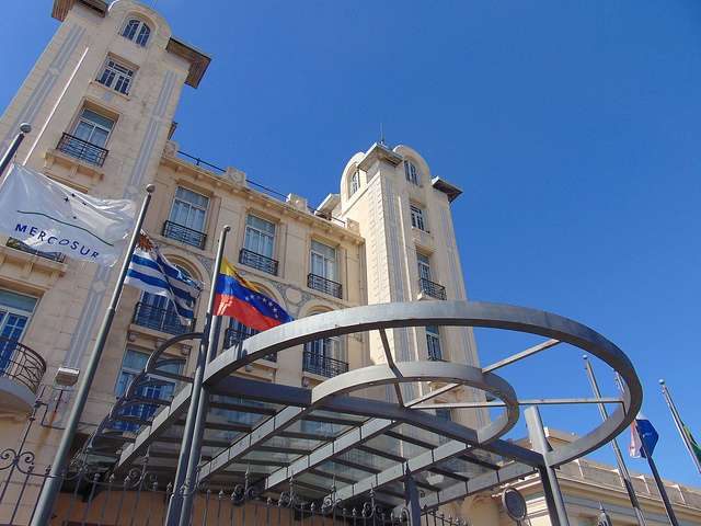 25876390135_c76bf12cc6_z