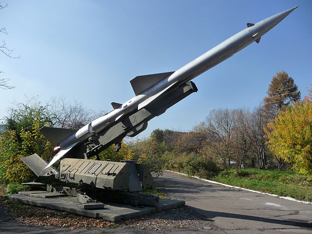 640px-Russian_surface-to-air_missile_system_S-75_Dvina