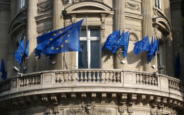 building_european_union_flags_balcony_architecture_paris_france_city_cities-1139432