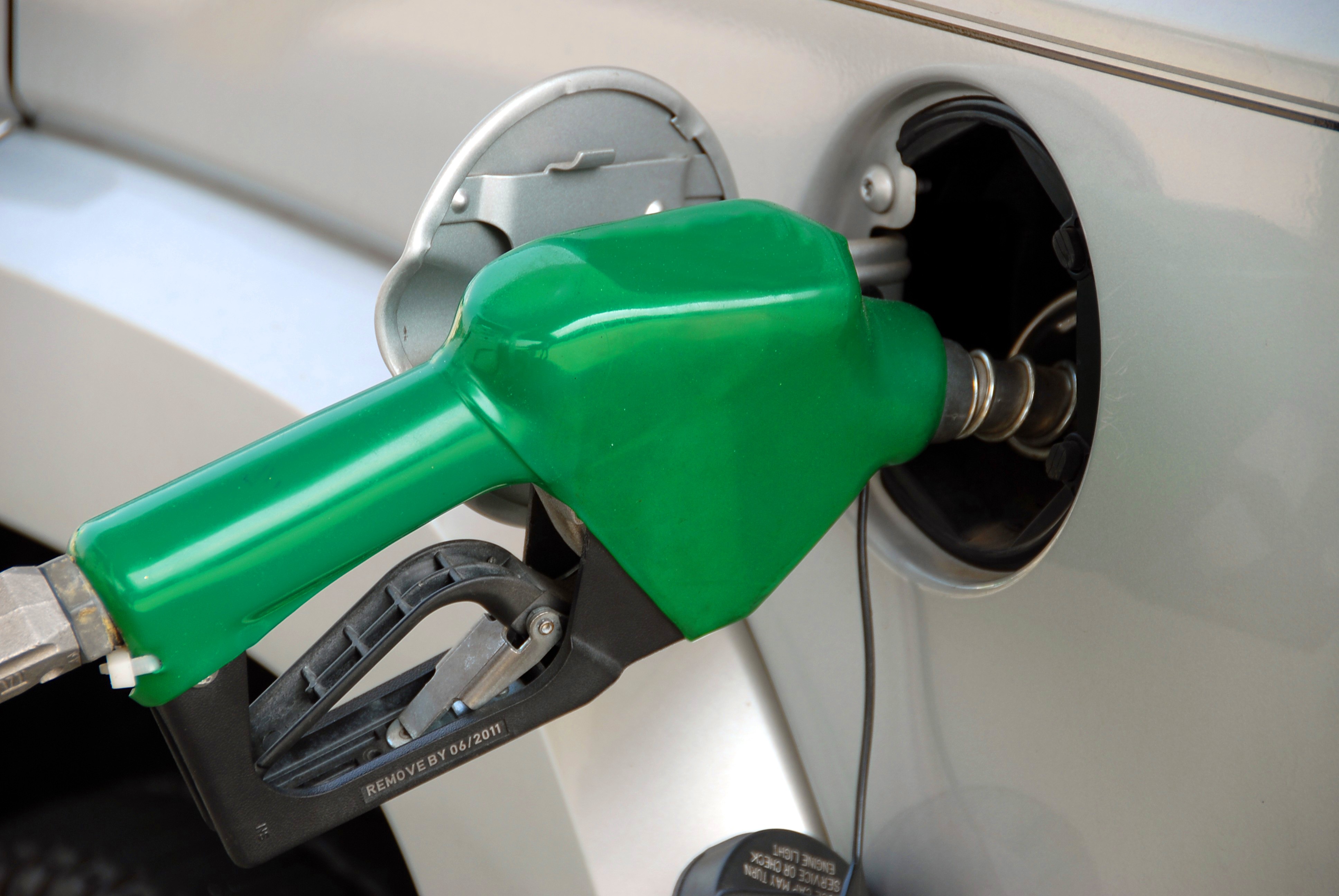 hand-car-wheel-automobile-retro-travel-transportation-transport-environment-green-vehicle-station-auto-machine-industry-steering-wheel-gas-station-handle-energy-pump-gas-pump-product-pow
