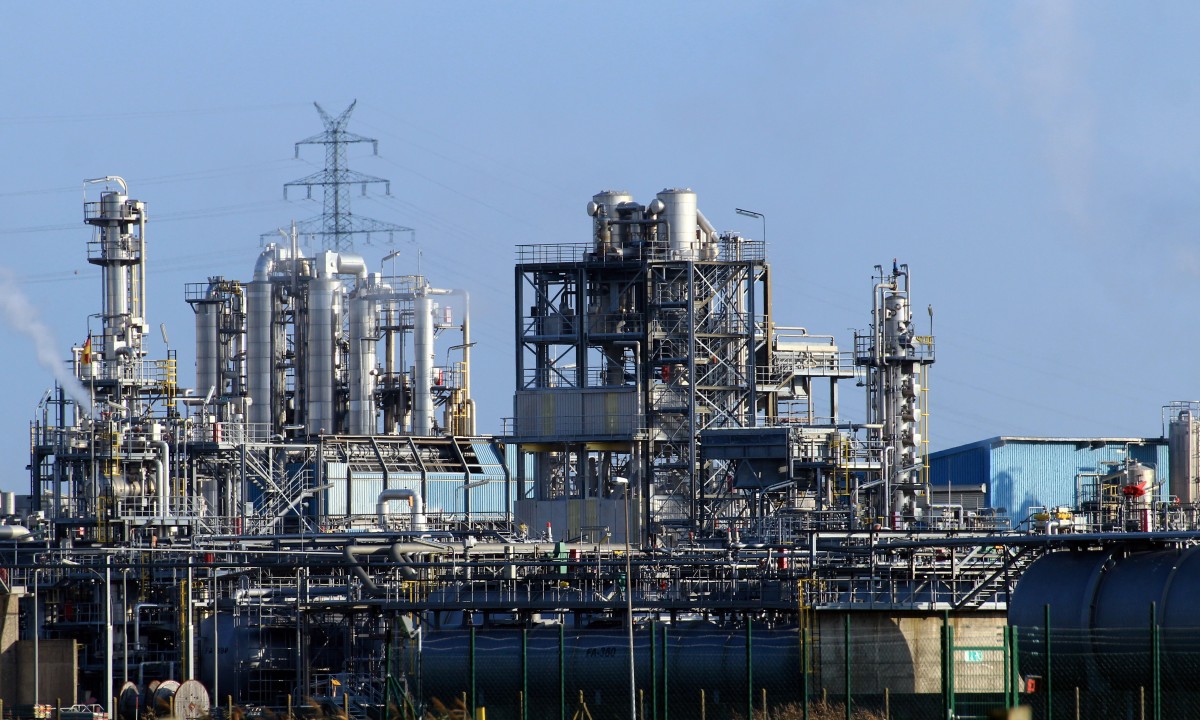 industry_industrial_plant_petrochemical_industry_refinery_pollution_pipes_industrial_park_sasol-773286