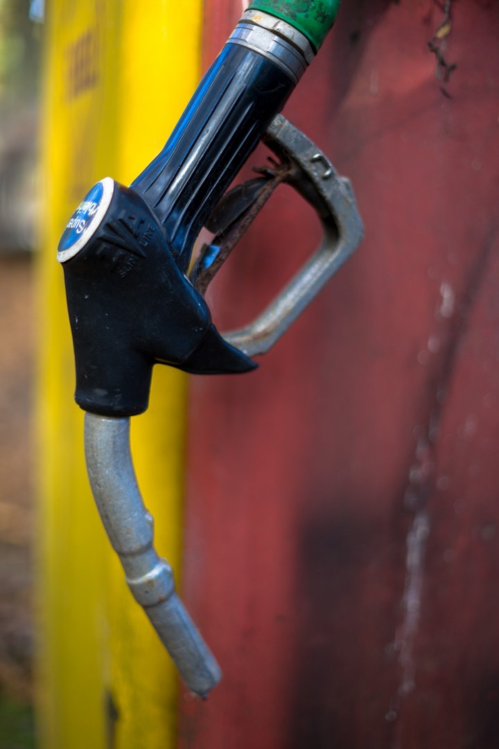 pistol_pump_vintage_rusty_old_rust_rusted_abandoned-715573