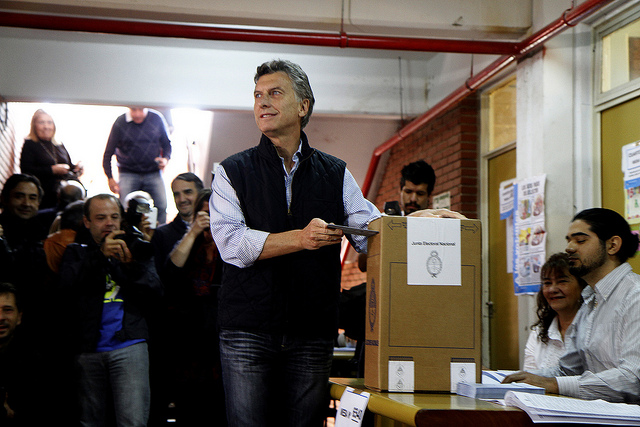 10513096674_975aa7cec8_z