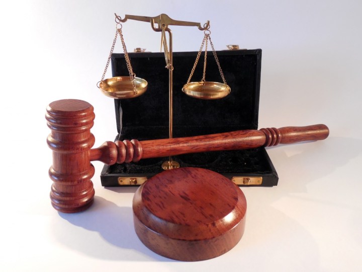 hammer_horizontal_court_justice_right_law_case_law_clause-719592