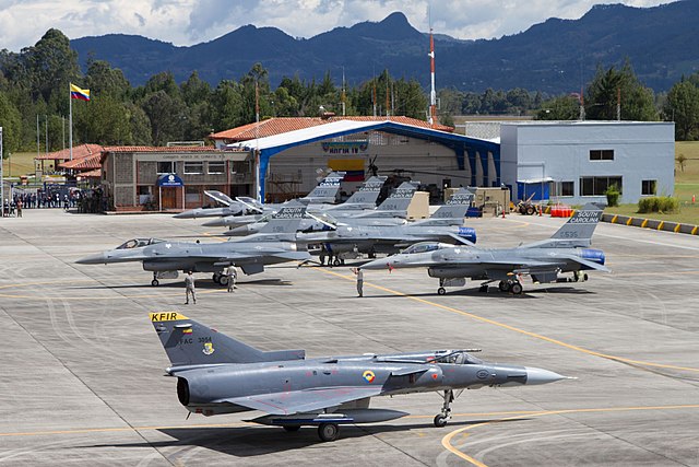 640px-Fuerza_aérea_Colombia-_Fuerza_Aerea_Estados_Unidos