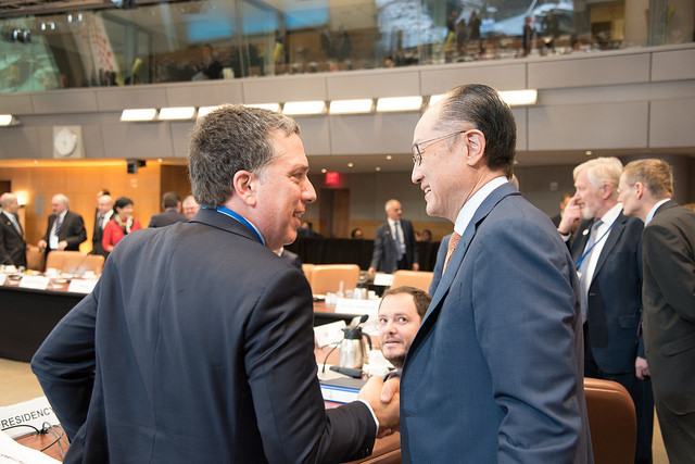 27710537188_d44ee75783_z