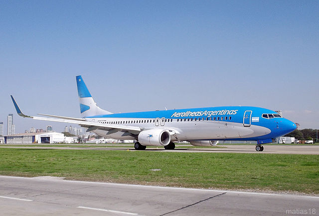640px-Aerolíneas_Argentinas_Boeing_737-800_LV-CTB