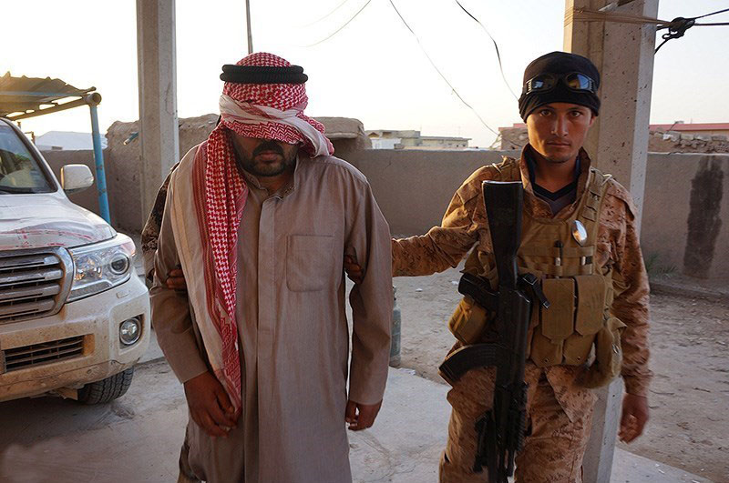 Captured_ISIL_fighter_in_Saladin_Governorate_(4)
