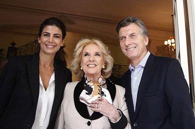 640px-Juliana_Awada,_Mirtha_Legrand,_and_Mauricio_Macri,_June_2013