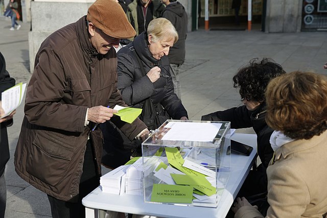 640px-La_participación_inunda_Madrid_con_la_constitución_de_los_Foros_Locales_y_la_votación_ciudadana_(02)