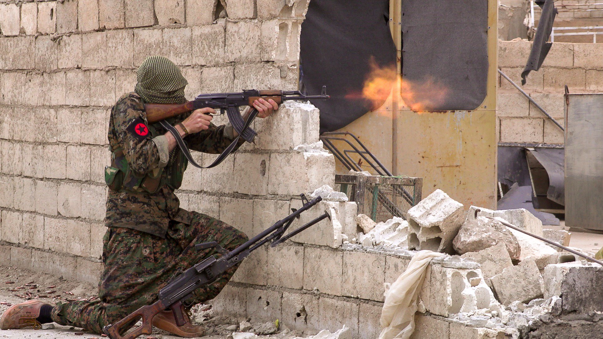 IRPGF_fighters_in_Tabqa_1