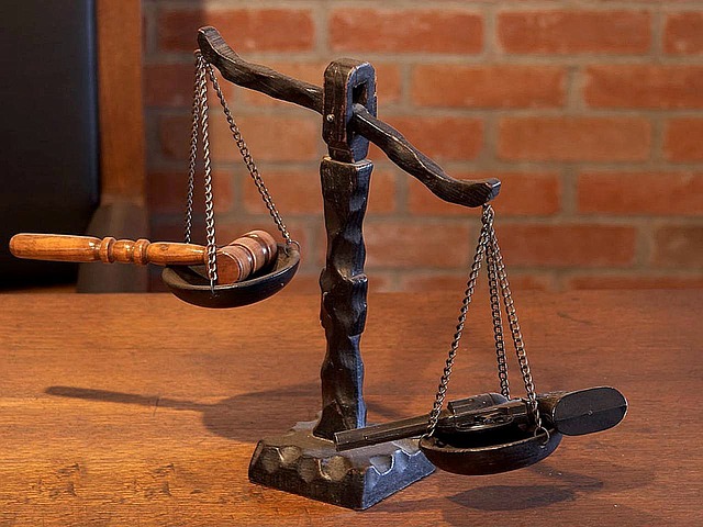 justice-387213_640