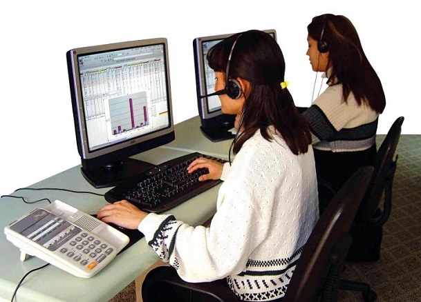 national-hotline-in-bolivia-gives-callers-both-information-and-referrals-on-a-variety-of-issues-725x521