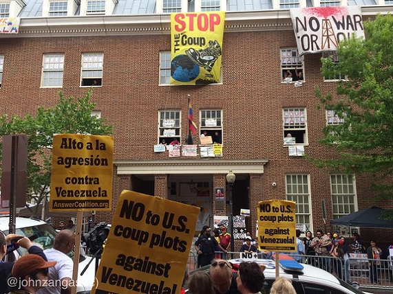 32890894317_0209d123b6_z