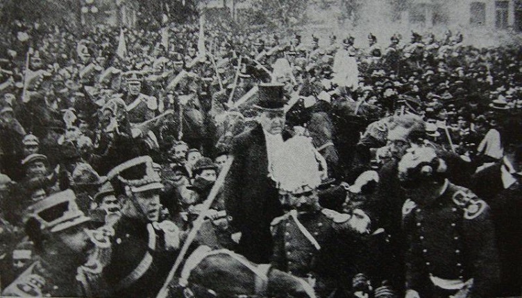 Yrigoyen_asume_en_1916
