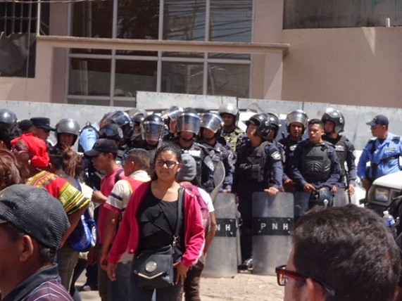 40677952193_5d3ee13650_z