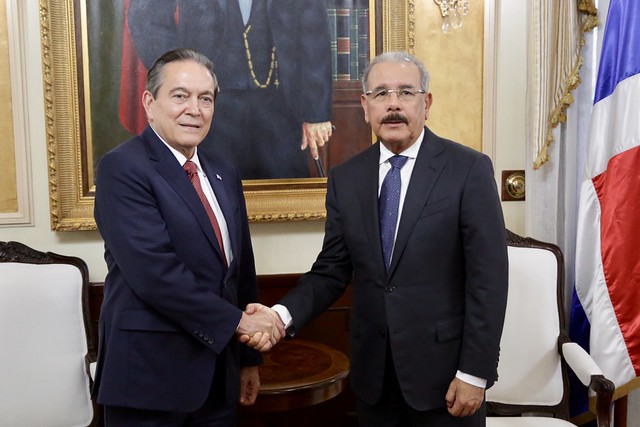 48104339777_52e2526a06_z