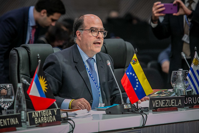 48141014402_872909af86_z