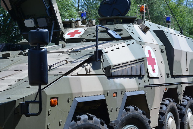 35141203982_552084398a_z