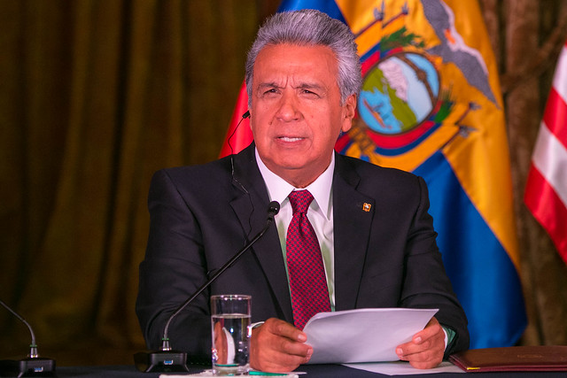 42167615985_54f96285a7_z