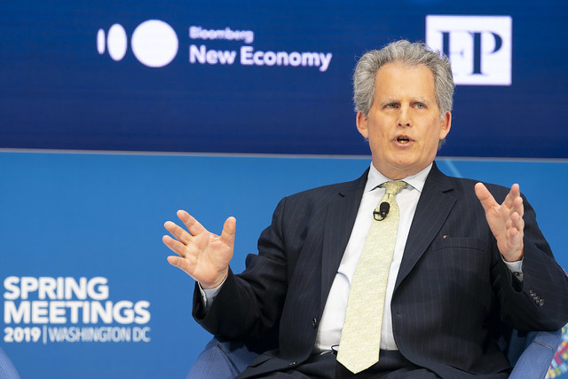 SM19 - Seminar - New Challenges Facing the Global Economy