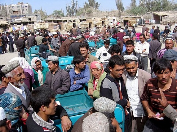 640px-Khotan-mercado-d27