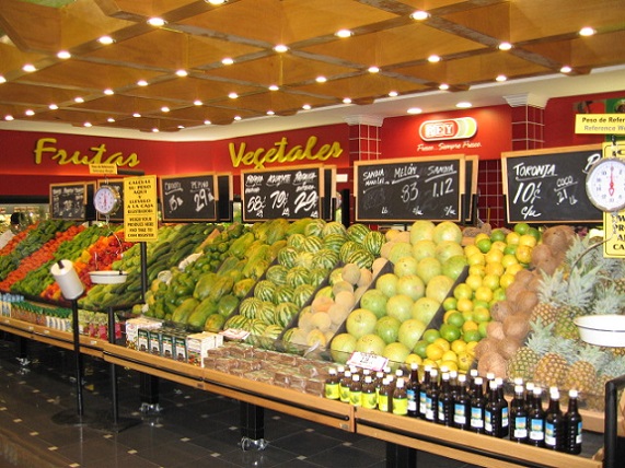 David_City_Rey_grocery_store