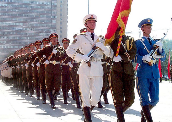 640px-PLA_soldiers