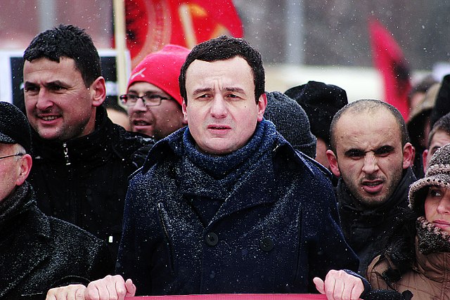 640px-Albin_Kurti_duke_protestuar