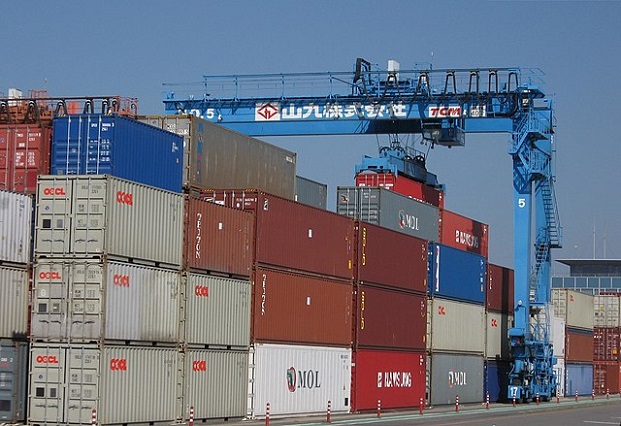 640px-Container_handling_6266_【_Pictures_taken_in_Japan_】