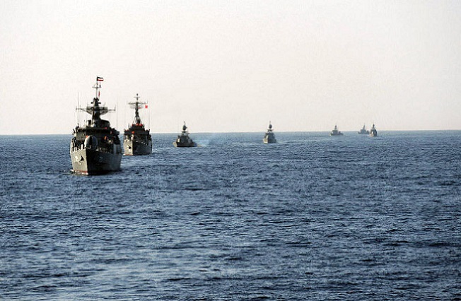 Iranian_Velayat-90_Naval_Exercise_by_IRIN_(5)