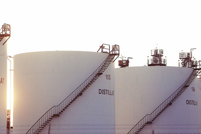 industrial-oil-tank-stairs