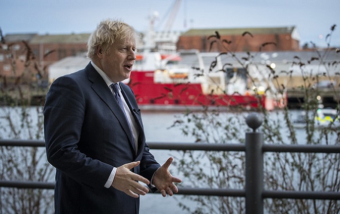 Copyright . 31/01/2020. London, UK. UK Prime Minister Boris Johnson visits the National Glass Museum, Sunderland on Brexit Day.