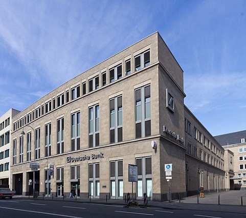 538px-Deutsche_Bank_Köln,_Komödienstraße-9453