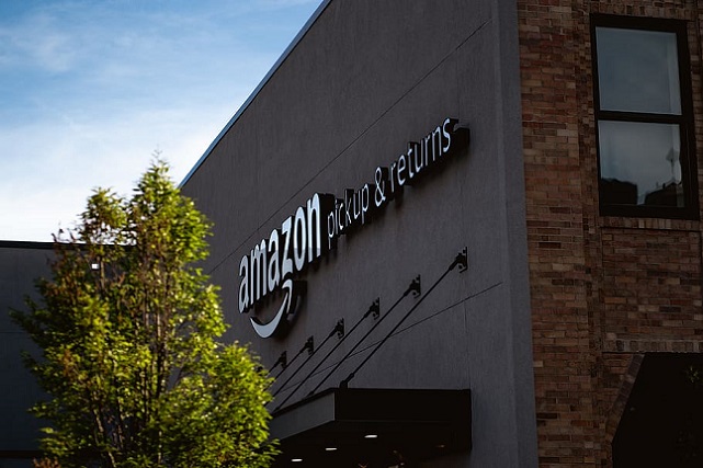 amazon-pickup-returns-building