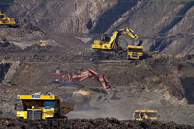 photography-of-excavators-at-mining-area