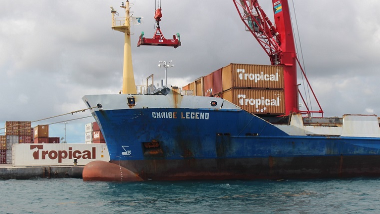 shipping-3762245_1280