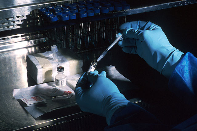 640px-Vaccine