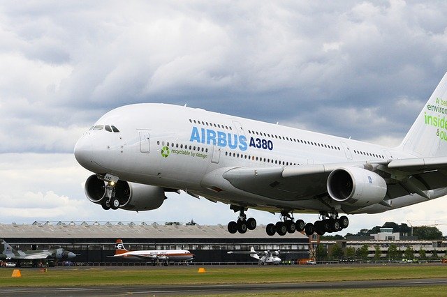 airbus-a380-788573_640