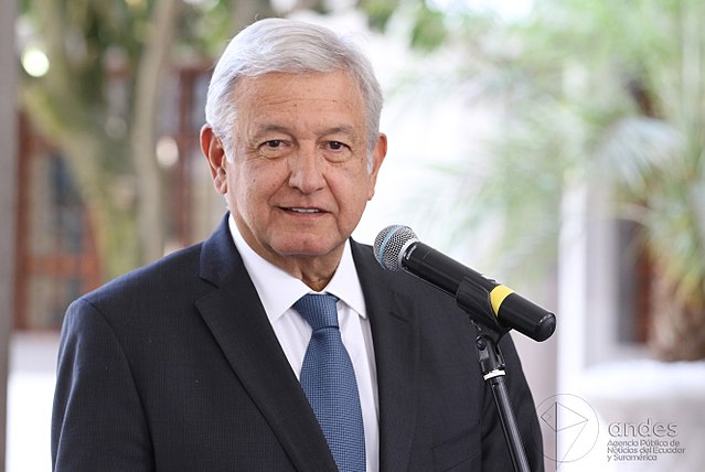640px-LENÍN_MORENO_SE_REÚNE_CON_EL_LÍDER_MEXICANO_LÓPEZ_OBRADOR_(36186836092)