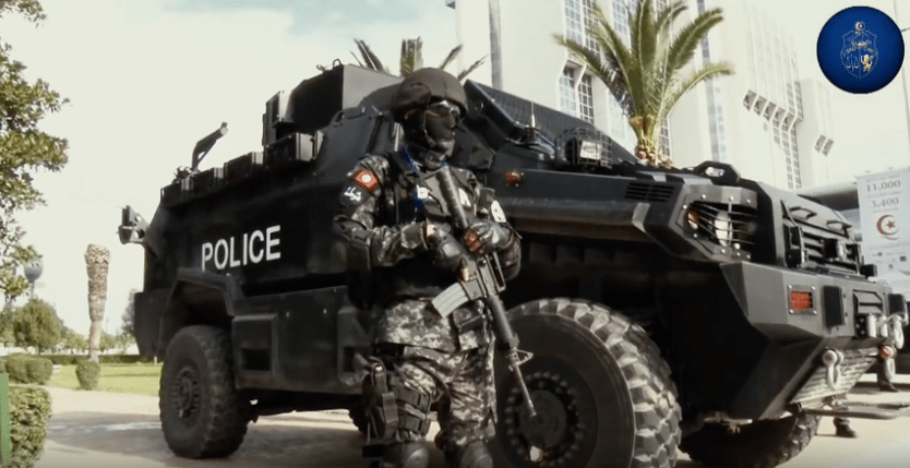 Véhicule_et_agents_de_la_BNIR-2